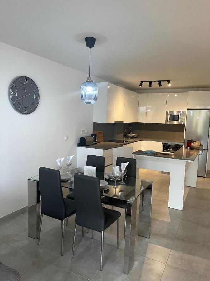 מאלגה 2-Bedroom-Apartment With A Terrace, Pool, Gym מראה חיצוני תמונה