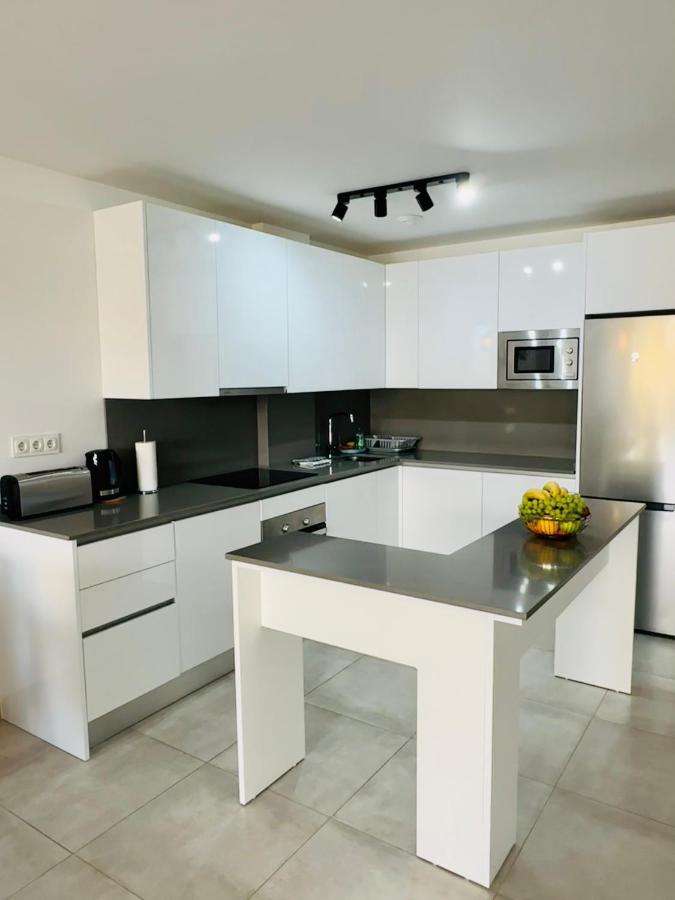 מאלגה 2-Bedroom-Apartment With A Terrace, Pool, Gym מראה חיצוני תמונה