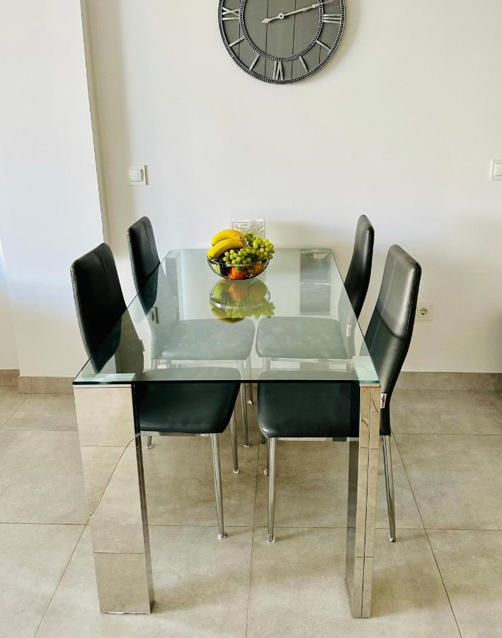 מאלגה 2-Bedroom-Apartment With A Terrace, Pool, Gym מראה חיצוני תמונה