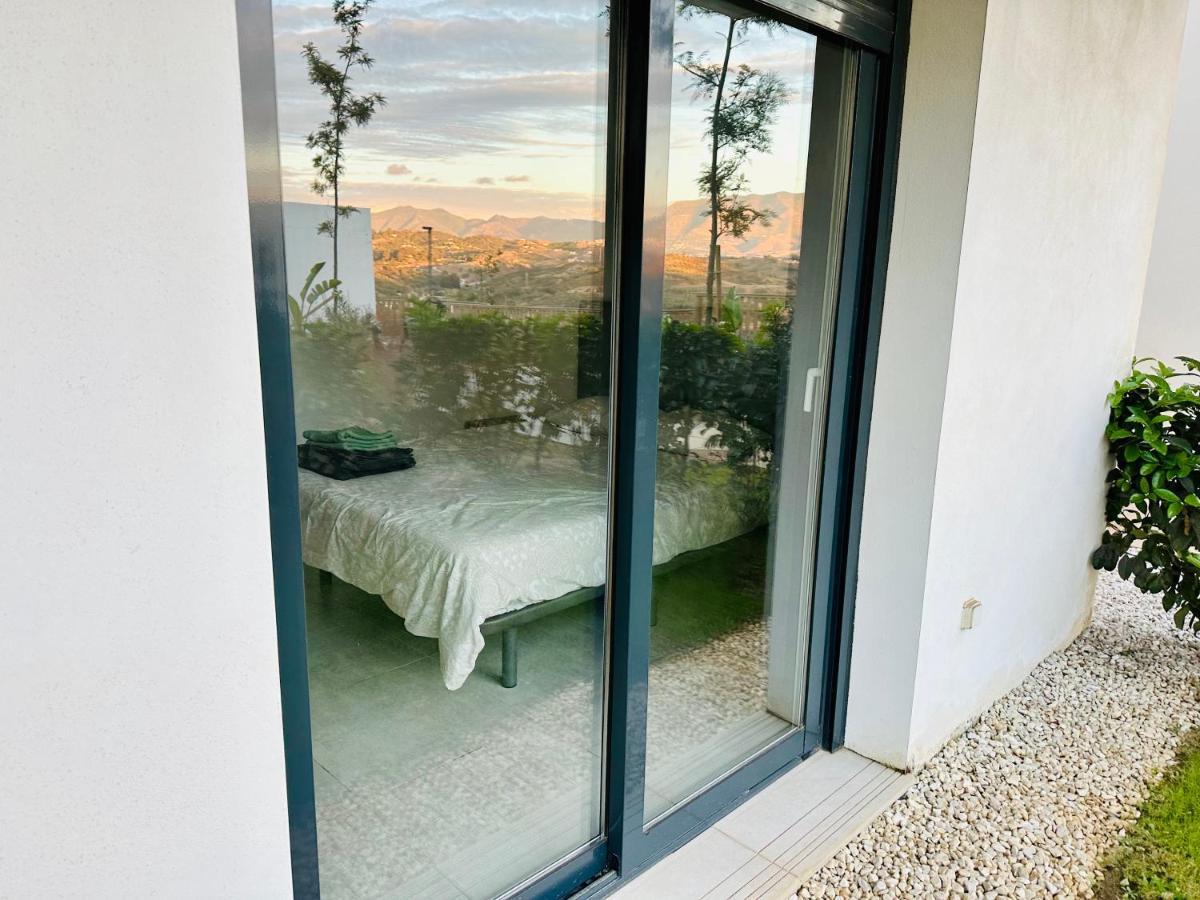 מאלגה 2-Bedroom-Apartment With A Terrace, Pool, Gym מראה חיצוני תמונה